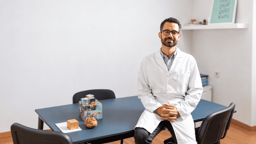 Terapia de lateralidad cruzada en adultos